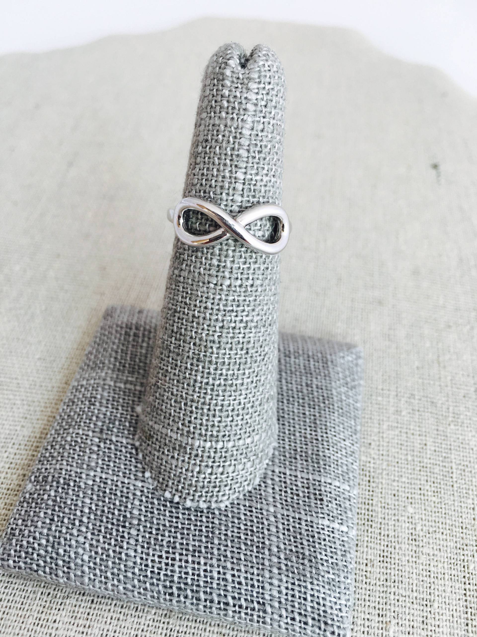 sterling Silber Unendlich Ring sterling Silber Unendlich Ring von AshleyKDesigns