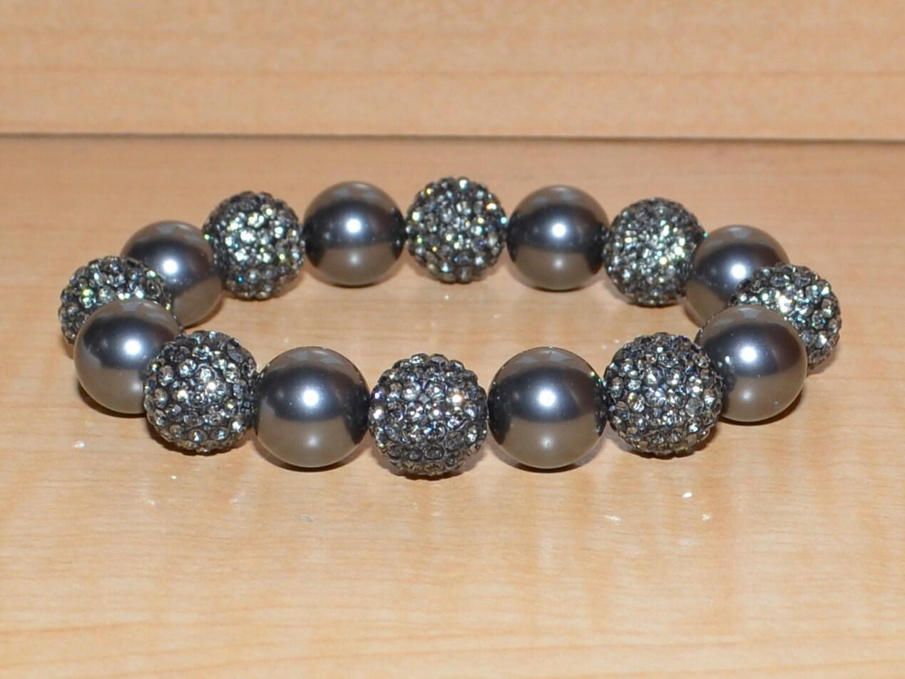 12mm Grau Pave Crystal Disco Ball Perlen Und Swarovski Stretch Armband - 1216B Sw8 12mm Grau Pave Crystal Disco Ball Perlen Und Swarovski Stretch Armband - 1216B Sw8 von AshleySparkle