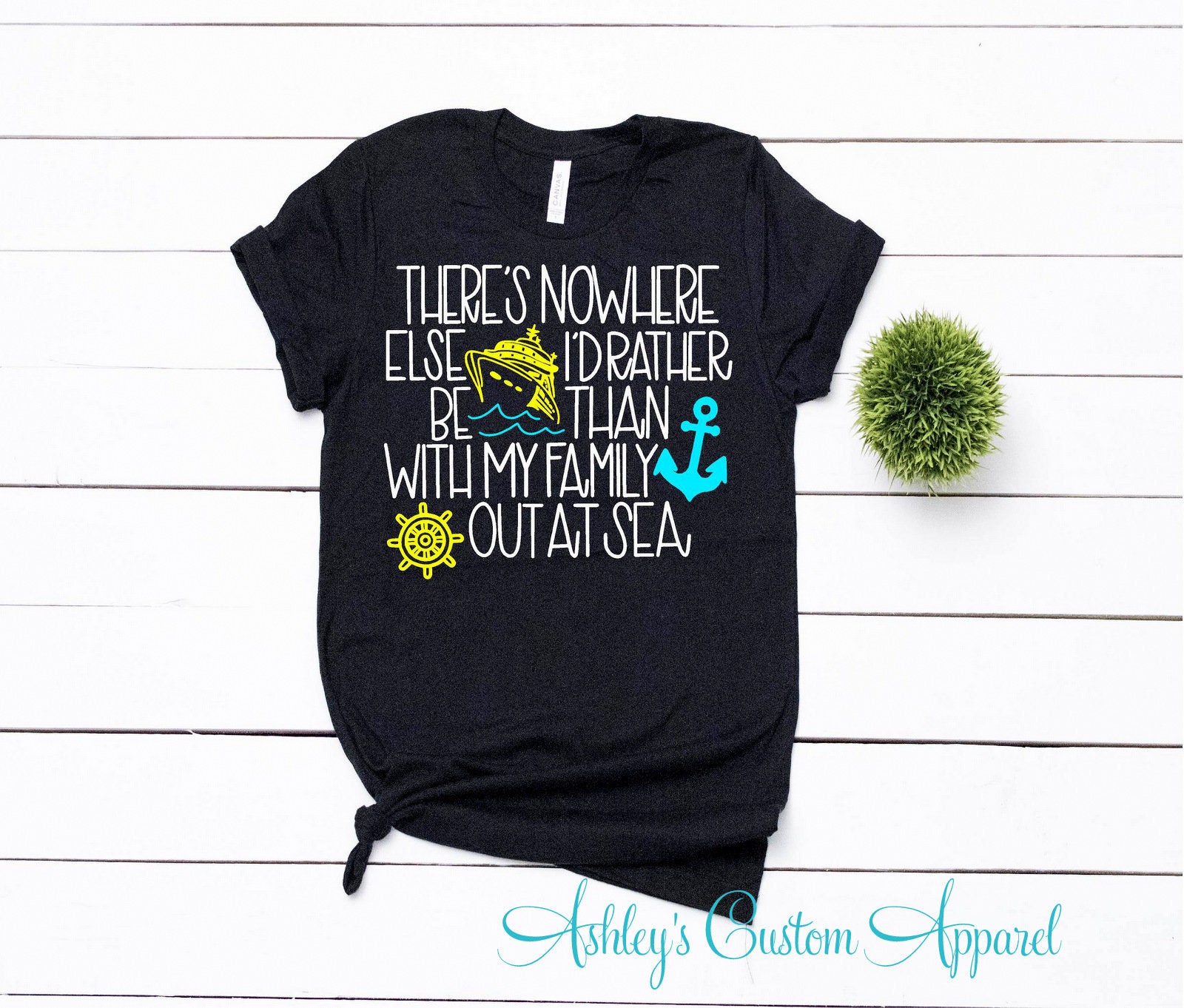 Familien-Kreuzfahrt-Shirts Schiff Mit Meiner Familie Auf See Es Ist Eine Familienreise-Kreuzfahrt-T-Shirt Passendes von AshleysCustomApparel