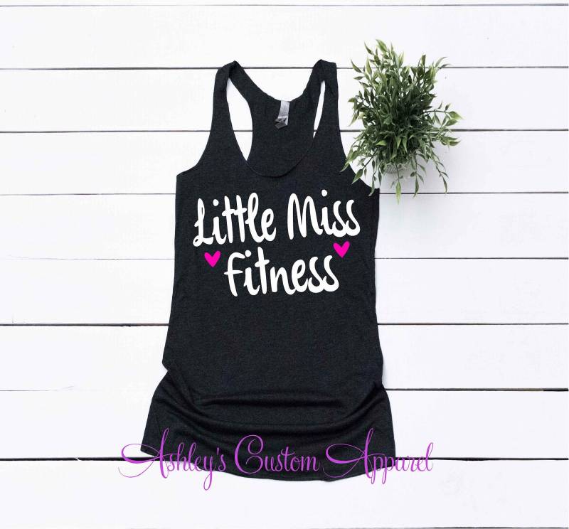 Frauen Workout Tank, Little Miss Fitness, Lustiges Work Out Shirt, Motivierende Niedliche Gym Shirts Für Frauen, Fitnessbekleidung, Geschenke von AshleysCustomApparel