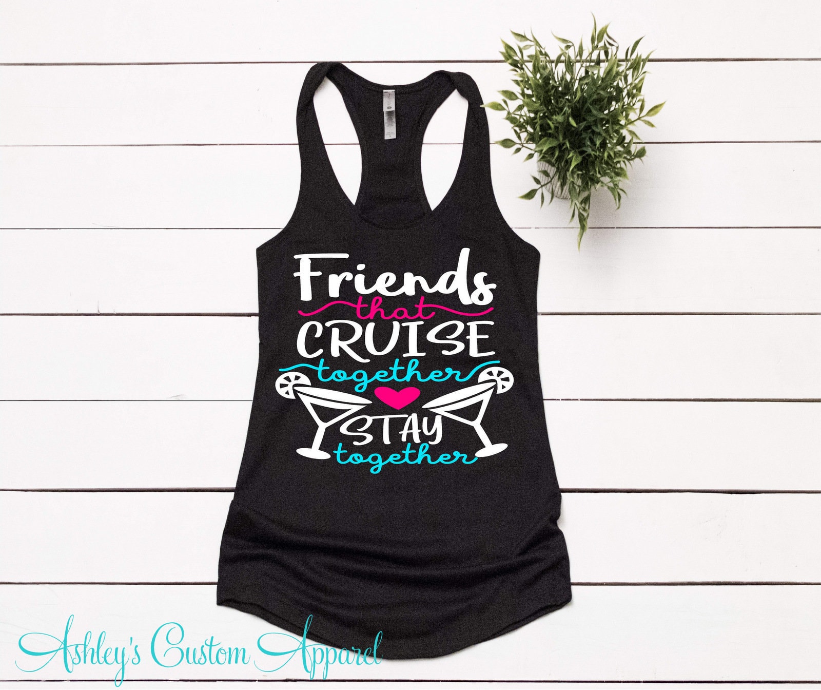 Freunde, Die Zusammen Kreuzen, Bleiben Passende Kreuzfahrt-Hemden Kreuzendes T-stück Mädchen-Reise-Hemden Kreuzfahrt-Getränkepaket Lustiger von AshleysCustomApparel