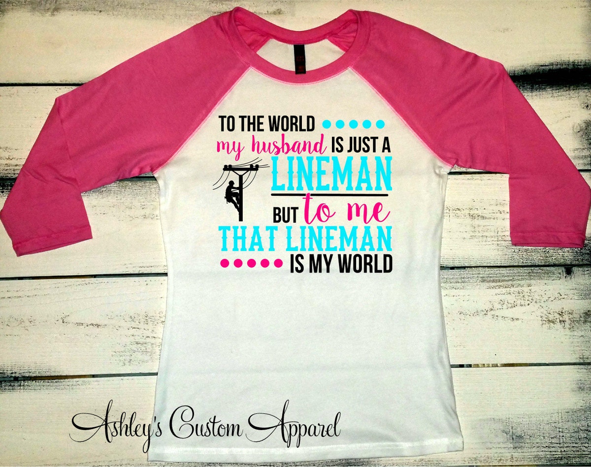 Lineman Shirt, Frau Stolze Frau, Ich Liebe Meinen Lineman, Tshirt, Geschenke, Power Geschenk Für Sie von AshleysCustomApparel
