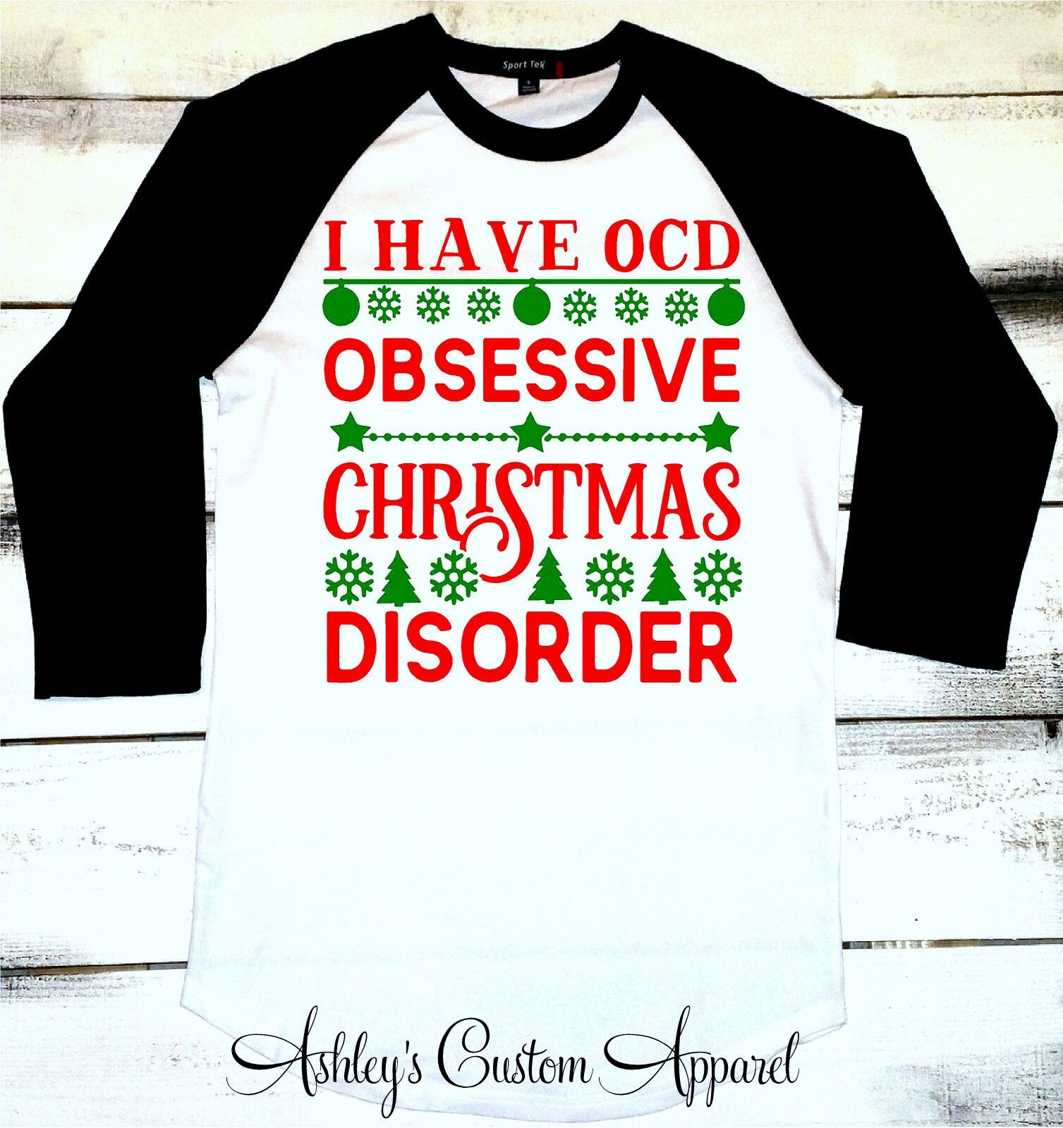 Lustige Weihnachtshemden Ich Habe Ocd Obsessive Weihnachtsunordnung Häßliche Weihnachten Pullover Frohe Damen Weihnachtst-Shirt Feiertags-Hemden von AshleysCustomApparel