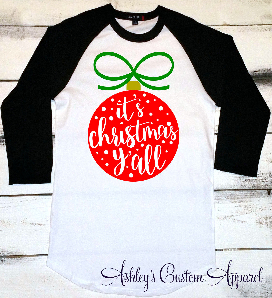 Lustiges Weihnachtshemd, Es Ist Weihnachten, Frauen Baseball T-Shirt, Weihnachtsfeier Hemden, Weihnachtszeit, Benutzerdefinierte Weihnachtshemden von AshleysCustomApparel