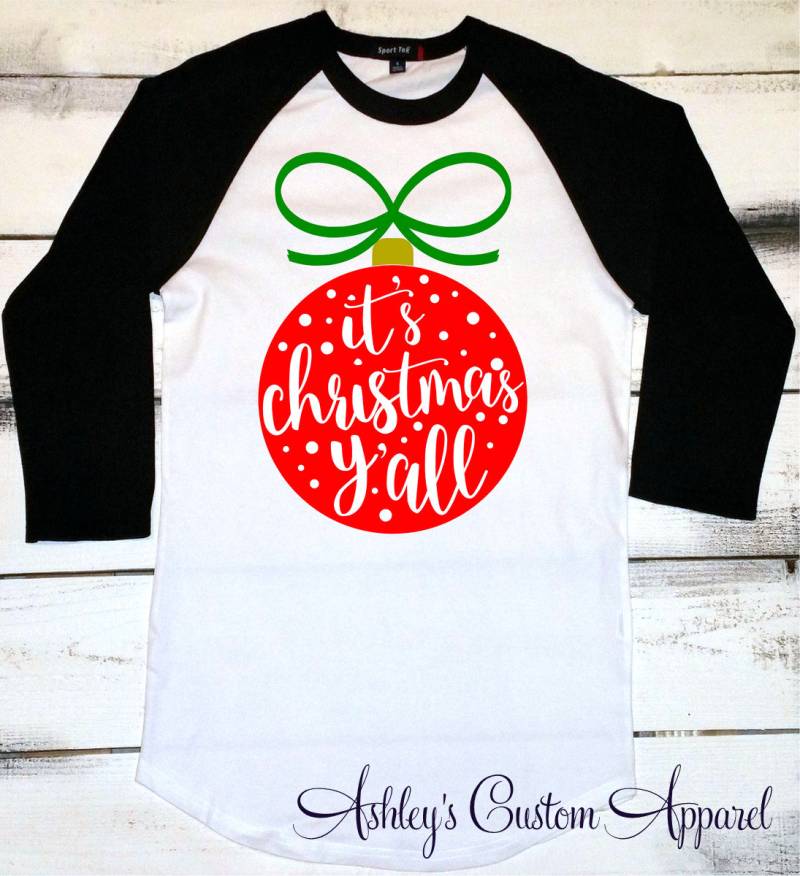 Lustiges Weihnachtshemd, Es Ist Weihnachten, Frauen Baseball T-Shirt, Weihnachtsfeier Hemden, Weihnachtszeit, Benutzerdefinierte Weihnachtshemden von AshleysCustomApparel