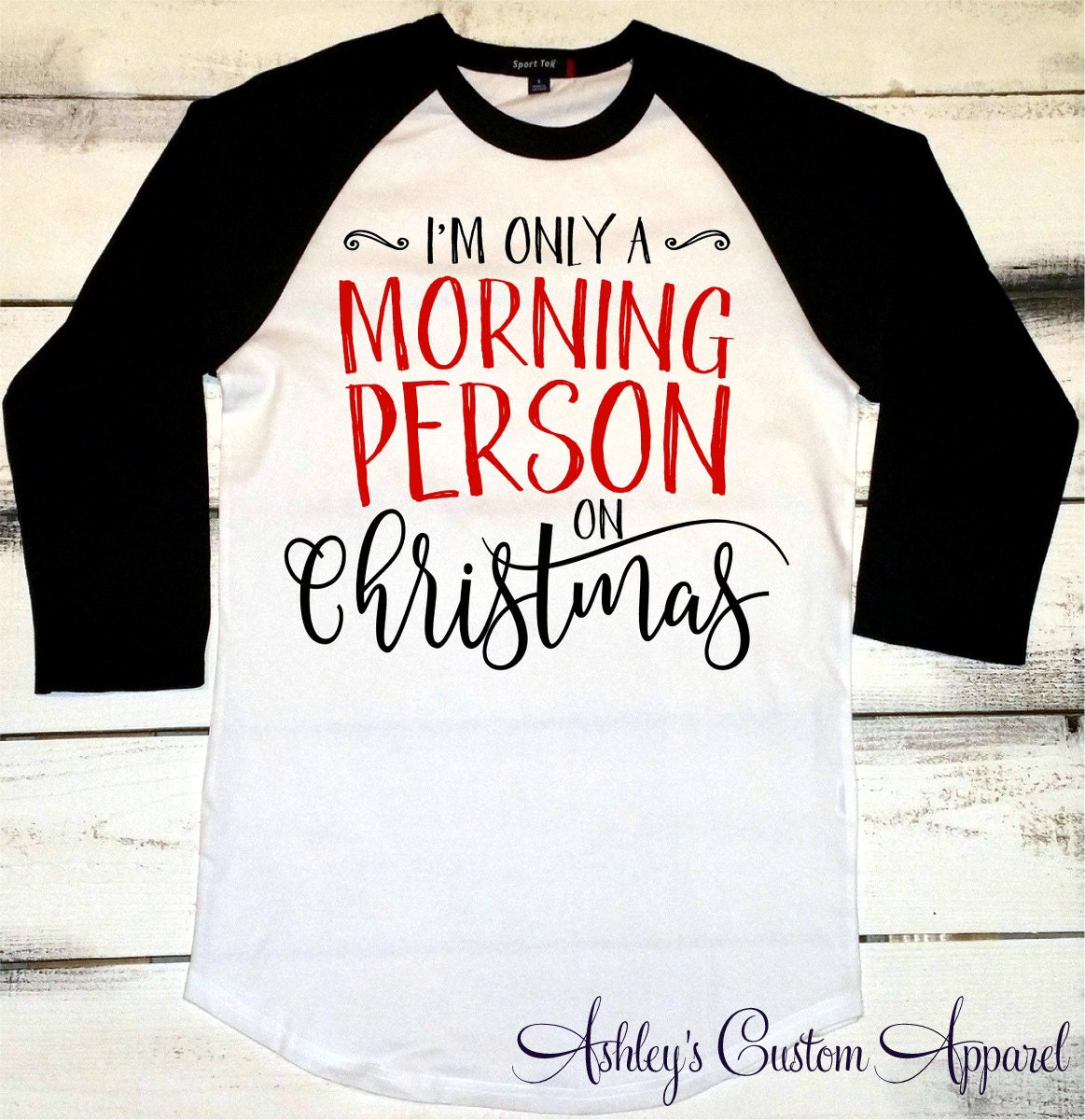 Lustiges Weihnachtshemd, Ich Bin Nur Eine Morgenperson An Weihnachten, Damen Weihnachtsmorgen Hemd, Weihnachtsfeier, Familien Weihnachten von AshleysCustomApparel