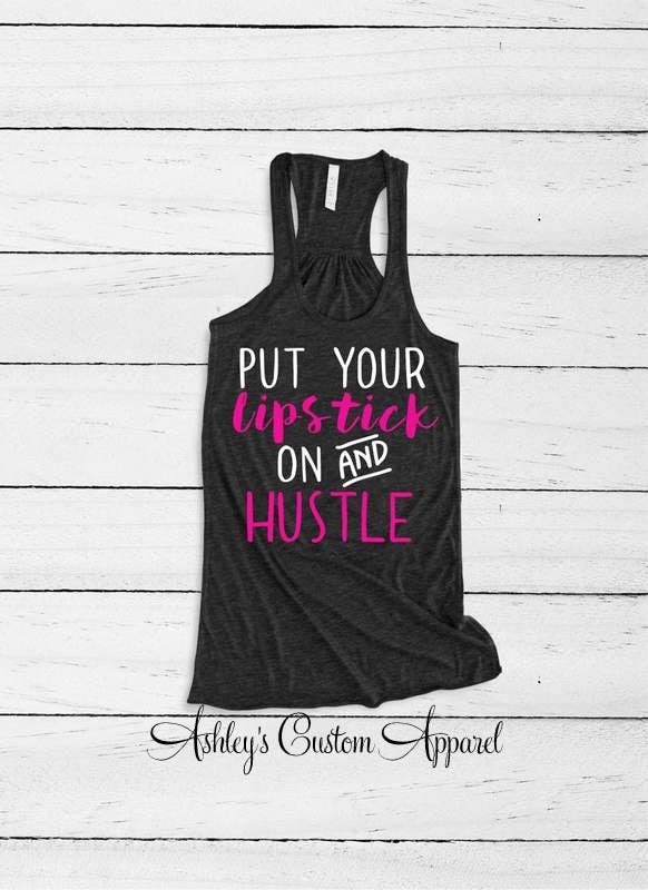 Lustiges Workout Shirt, Damen Fitness Tank, Gym Lippenstift Motivation, Fit Mama, Life, Motivierende Tanks, Geschenke von AshleysCustomApparel