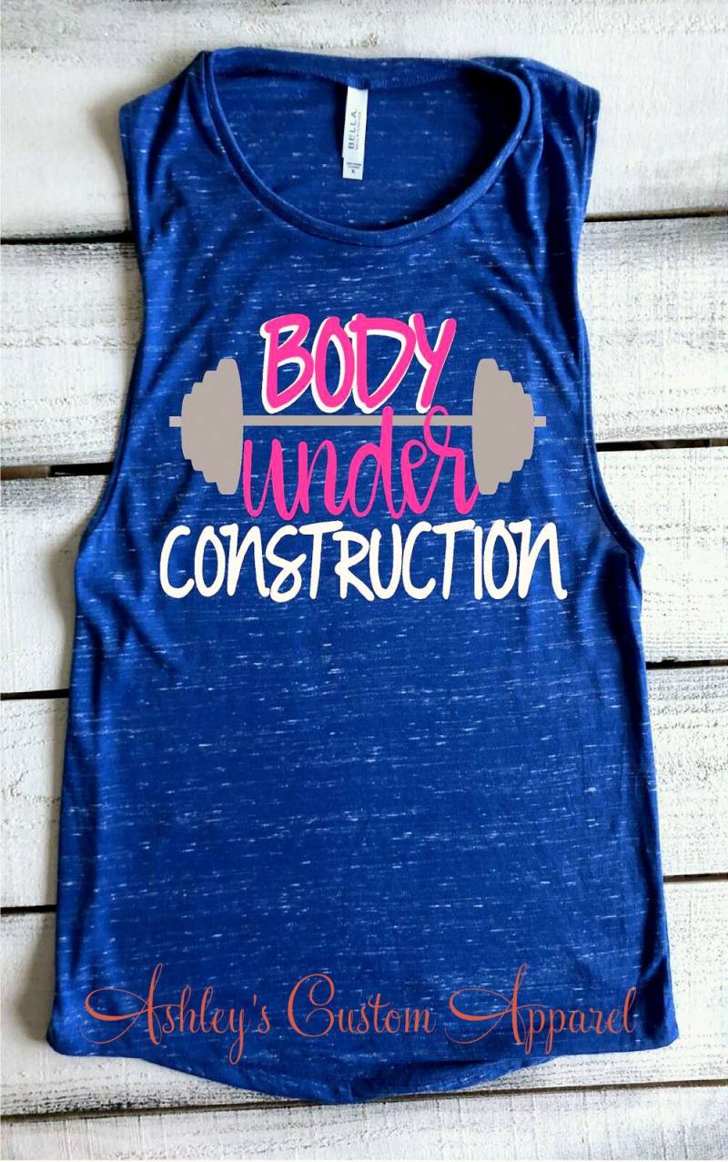 Lustiges Workout Tank Tops Für Frauen Im Bau Shirts Flowy Muskel Gewichtsverlust Reise Niedliche Trainingskleidung Inspirierendes Fitnessstudio von AshleysCustomApparel