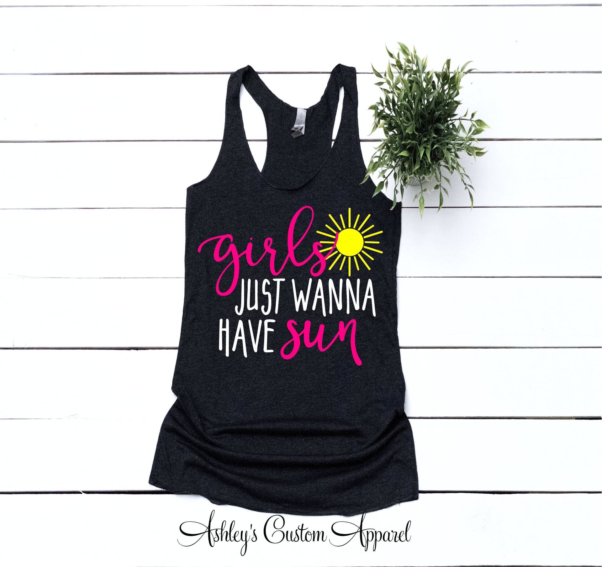 Mädchen-Sommer-Reise-Shirts Strand Urlaub Tank-Top Mädchen Wollen Nur Sun Beach Bootfahren Tank-Badeanzug-Vertuschung Womens Cruise Shirts Custom von AshleysCustomApparel