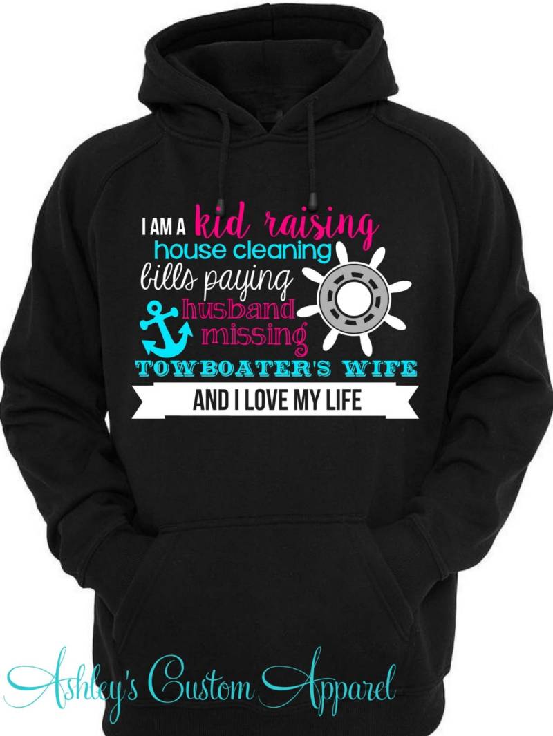 Schlepperfrau - Schlepper Shirt Schleppershirt Anker Bootskapitän Deckshand Schlepptau von AshleysCustomApparel