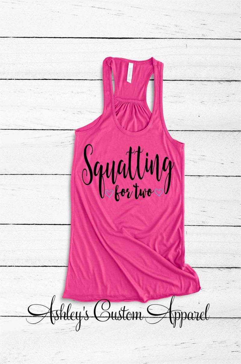 Schwangerschaft Workout Tanktop, Squat Shirt, Mutterschafts Tank Top, Baby-Dusche-Geschenk, Fitnessstudio Motivation, Mama Zu Sein Mutterschaft von AshleysCustomApparel