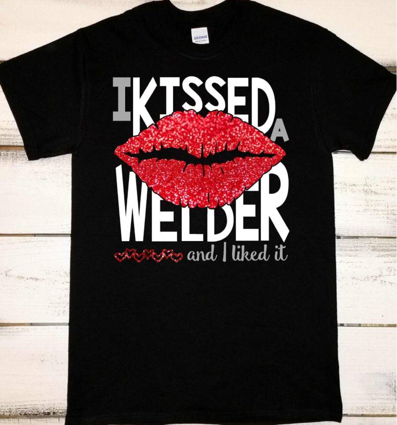 Schweißer Frau Shirt, Stolze Frau, Ich Liebe Meinen Schweißer, T-Shirts, Geschenke Für Einen Röhren-Schweißer, Sie, Shirts von AshleysCustomApparel