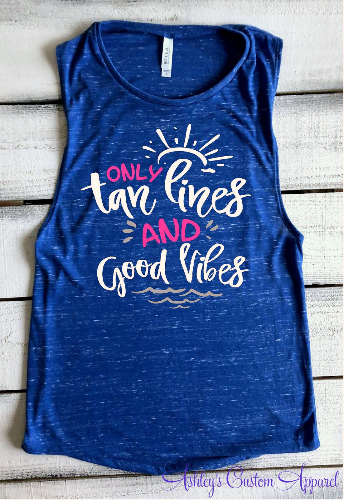 Tan Lines Sommer Tank Tops Gute Zeiten Und Flowy Muskel Nur & Good Vibes Süß Urlaubshemden Cruise Shirt von AshleysCustomApparel