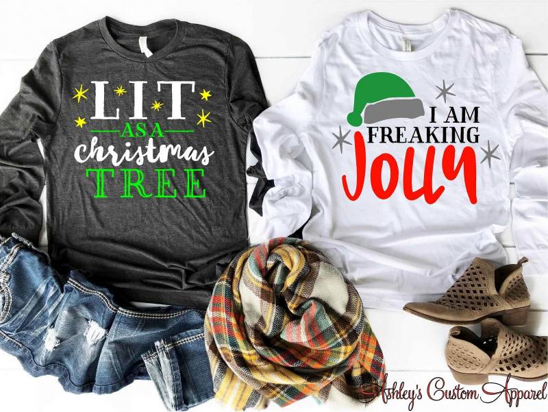 Weihnachten Shirt Ich Bin Freaking Jolly Lit Als Weihnachtsbaum Set Langarm T-Shirt Lustige Urlaub Shirts von AshleysCustomApparel