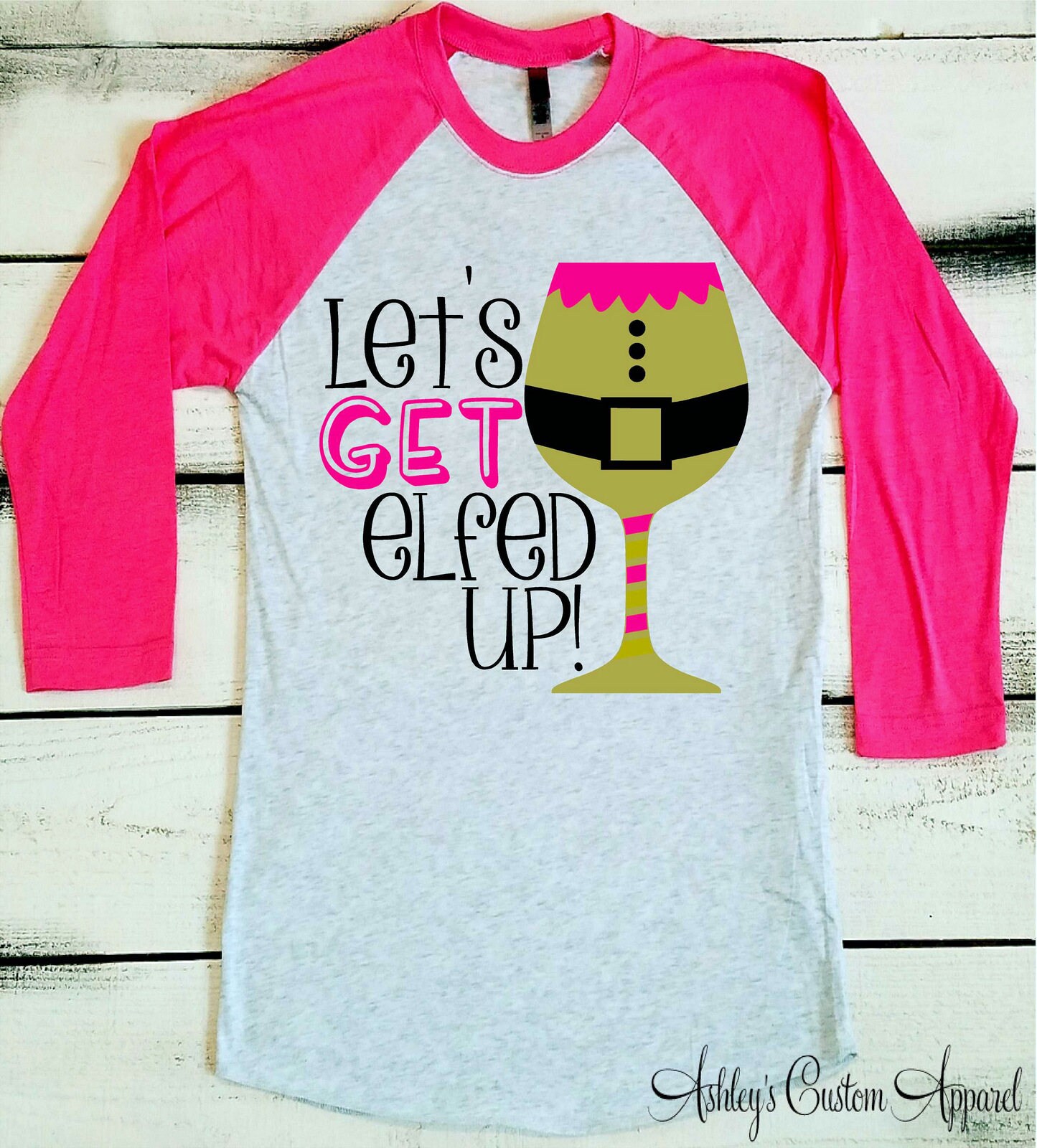 Weihnachten Shirts Für Frauen, Lustiges Elf Shirt, Let's Get Elfed Up, Trinkende Shirts, Weihnachtself Feiertags Party Shirt von AshleysCustomApparel