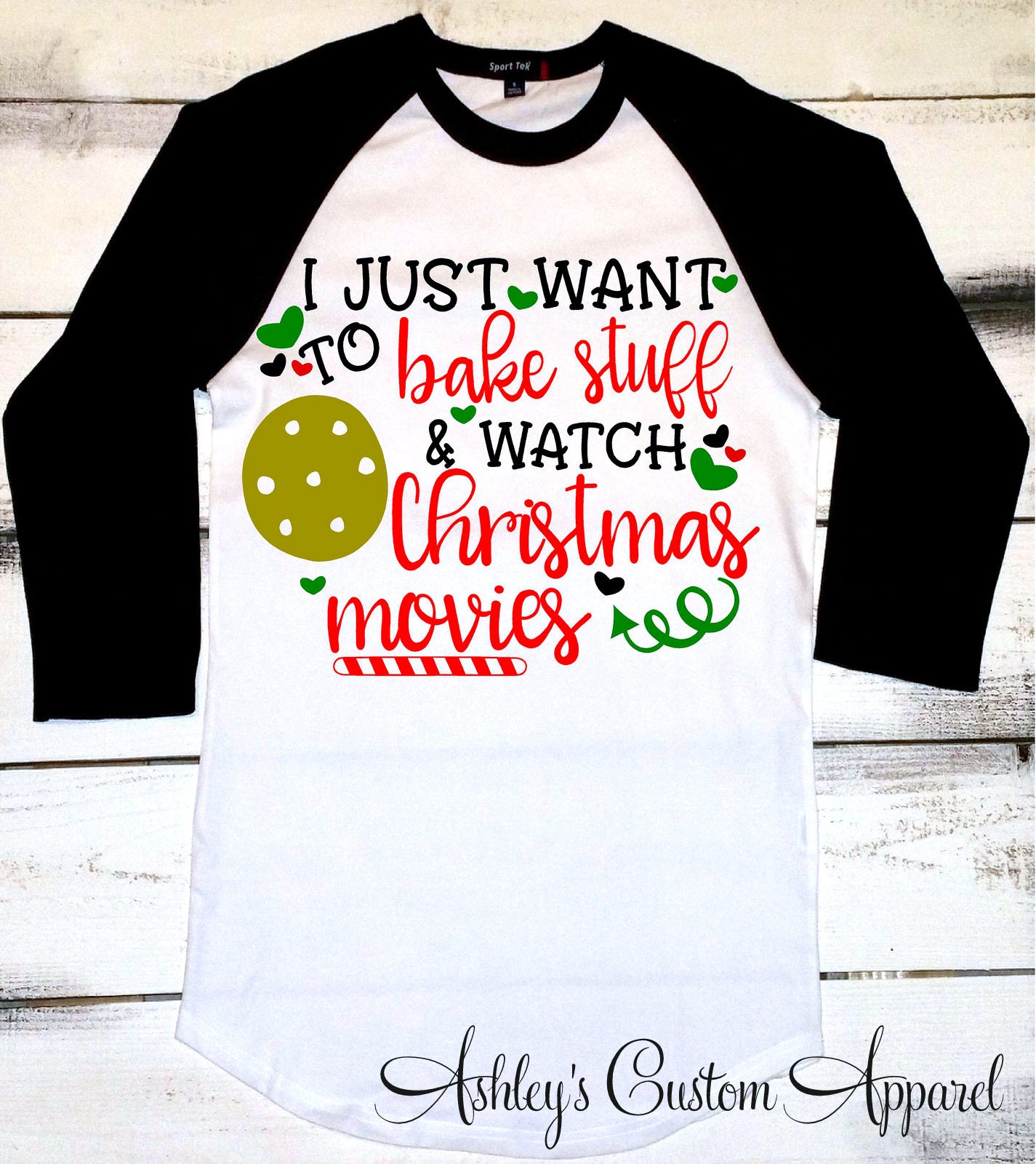 Weihnachts-Shirts Für Frauen, Weihnachtsbacken-Shirt, Weihnachts-Shirts, Ich Möchte Nur Sachen Backen Und Weihnachtsfilme Schauen, Lustige von AshleysCustomApparel