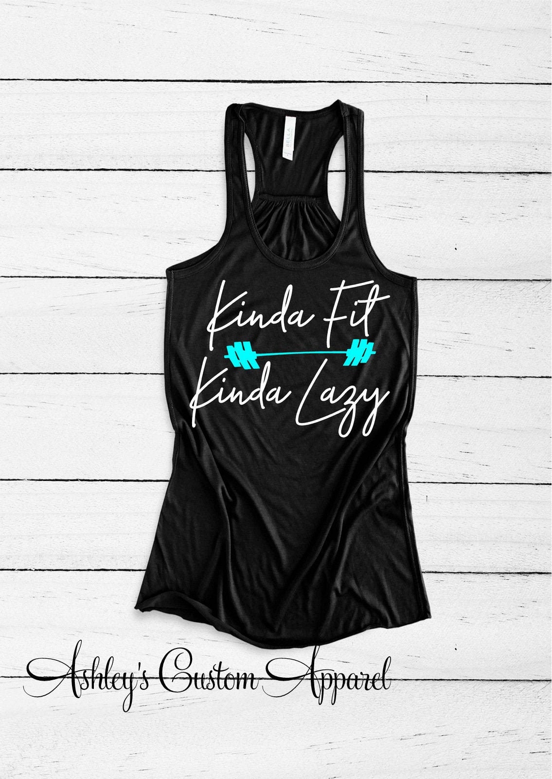 Womans Workout Tank, Fitness-Bekleidung, Inspirational Shirt, Lustige Gym Shirts, Kinda Fit Lazy, Motivierende Fitness, Work Out Tanks von AshleysCustomApparel