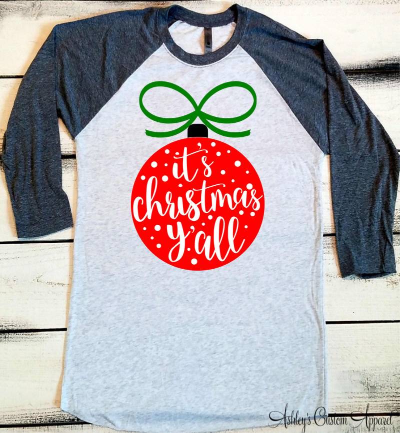 Womens Christmas Shirt, Es Ist Weihnachten Ihr, Lustiges Weihnachtsshirt, Weihnachtsparty Shirts, Frohe Weihnachten, Weihnachtsbaseball-T-Shirt von AshleysCustomApparel