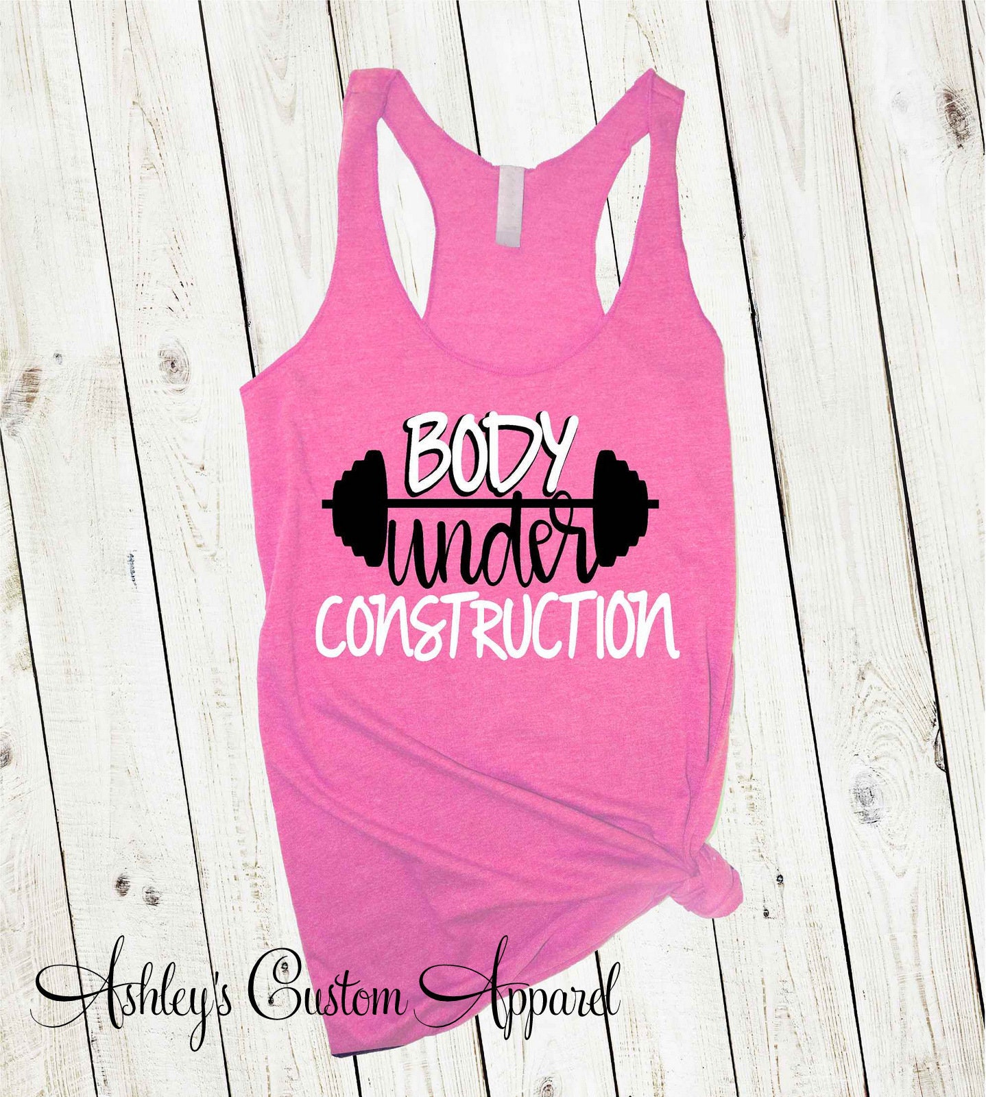 Workout Tanks Für Frauen Inspirierende Gym Shirts Im Bau Tank Übungskleidung Motivations-Fitnessstudio Zitate Gewichtsverlust T-Shirt von AshleysCustomApparel