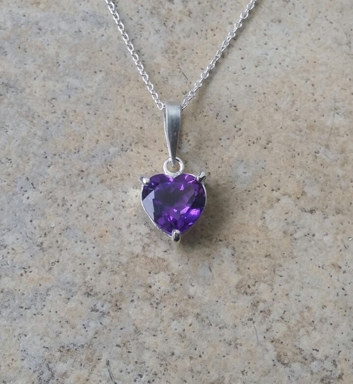 Amethyst Herz -1, 5Cts - Halskette Aus Sterling Silber Echter Februar Geburtsstein Amethyst Herz -1, 5Cts - Halskette Aus Sterling Silber Echter Februar Geburtsstein von Ashpreys