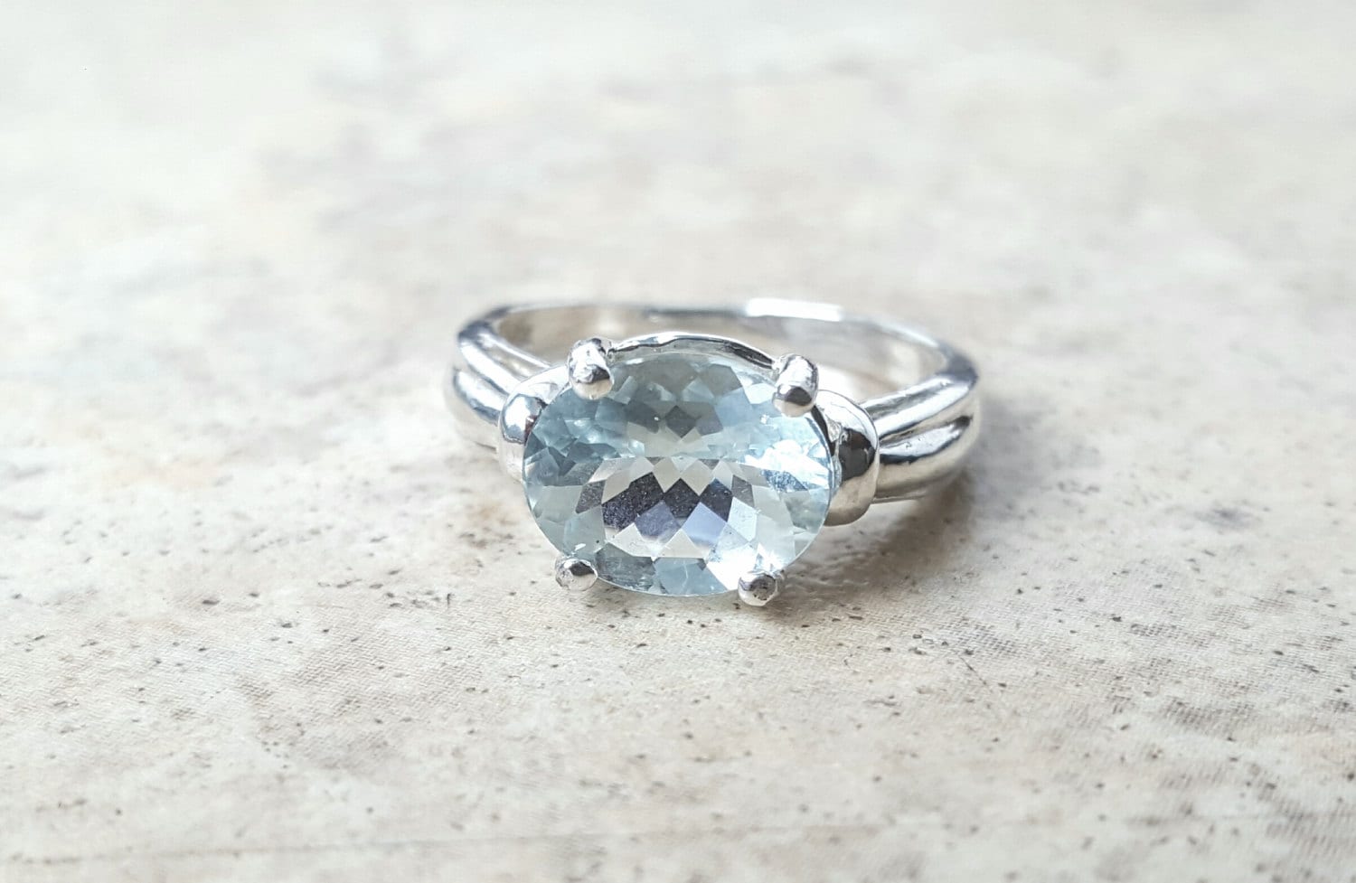 Aquamarin Oval Ring - Echte 2 Karat in Sterling Silber Oder Gold Verlobungsring März Birthstone 19. Jahrestag Aquamarin Oval Ring - Echte 2 Karat in Sterling Silber Oder Gold Verlobungsring März Birthstone 19. Jahrestag von Ashpreys