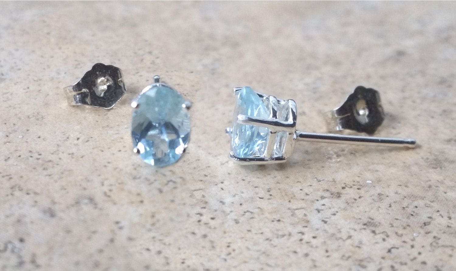Aquamarine Ohrringe-Original 7 X 5 Ovale Gestecke in Sterling Silber Oder Gold Aquamarine Ohrringe-Original 7 X 5 Ovale Gestecke in Sterling Silber Oder Gold von Ashpreys