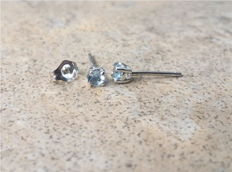 Auamarin Ohrstecker 3 Mm - Aquamarin | März Geburtsstein in Sterling Silber Oder Gold Auamarin Ohrstecker 3 Mm - Aquamarin | März Geburtsstein in Sterling Silber Oder Gold von Ashpreys