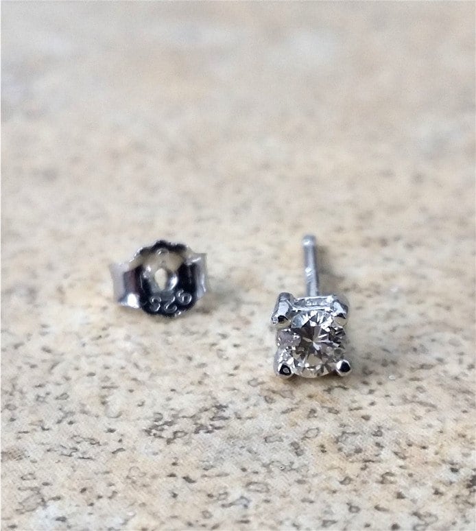 Echte Diamant 3mm Runde Einzelne Ohrstecker/April Birthstone Braut Jahrestag Erste Ohrringe in Sterling Silber Oder Gold Echte Diamant 3mm Runde Einzelne Ohrstecker/April Birthstone Braut Jahrestag Erste Ohrringe in Sterling Silber Oder Gold von Ashpreys