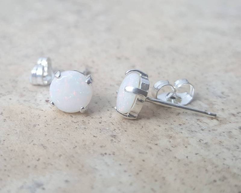 Echte Opal 6mm | October Birthstone Ohrstecker in Sterling Silber Echte Opal 6mm | October Birthstone Ohrstecker in Sterling Silber von Ashpreys