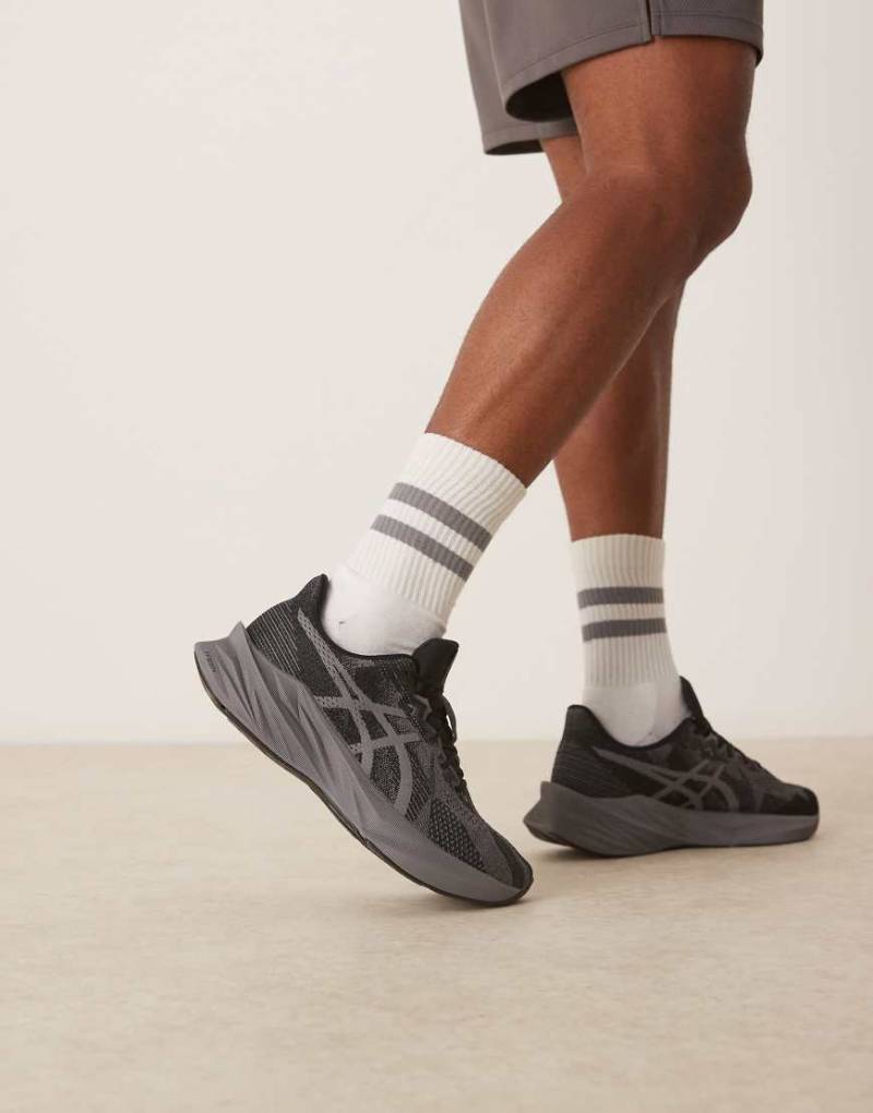 Asics - Dynablast 5 - Lauf-Sneaker in Kohle-Grau und Schwarz von Asics