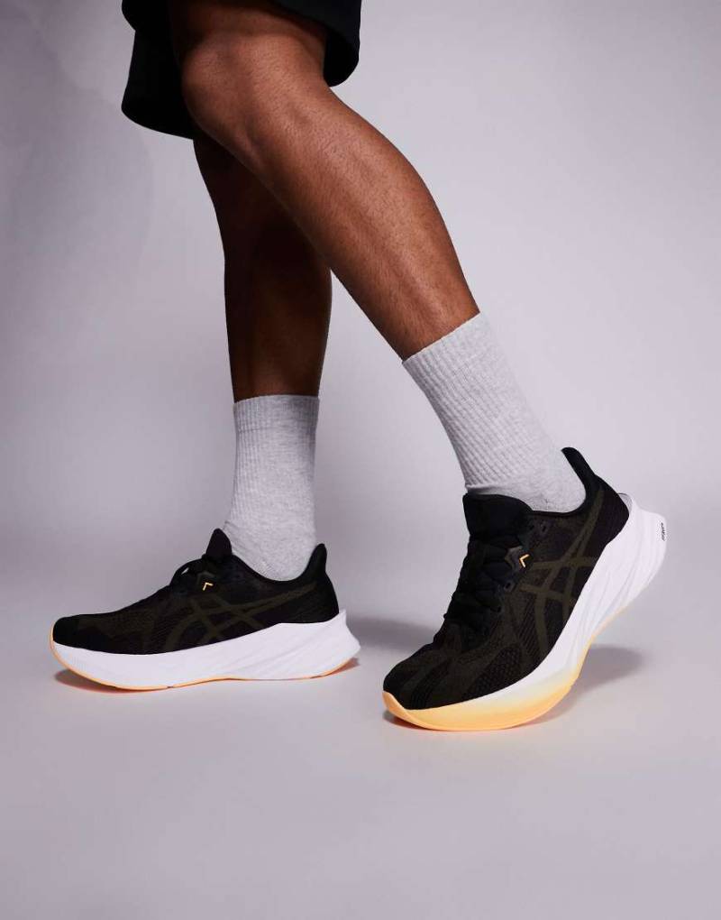 Asics - Dynablast 5 - Lauf-Sneaker in Schwarz und Steinbraun von Asics