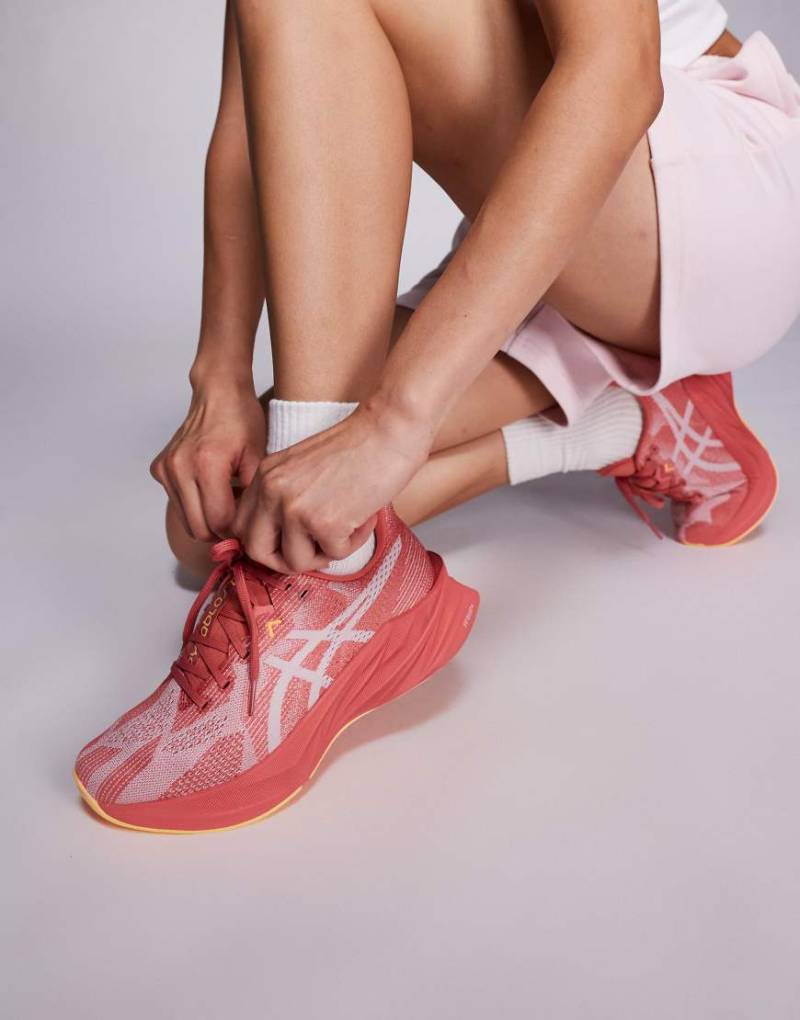 Asics - Dynablast 5 - Laufschuhe in Dunkelrosa Asics - Dynablast 5 - Laufschuhe in Dunkelrosa von Asics