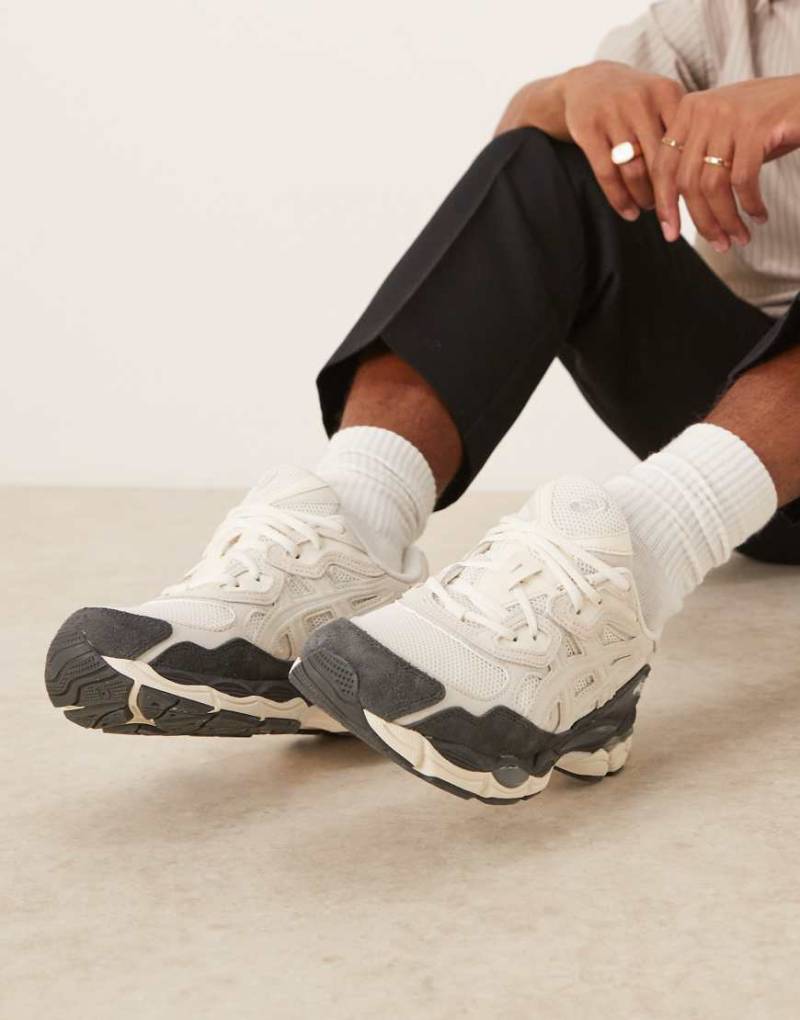 Asics - GEL-NYC - Sneaker in Weiß und Rauchgrau von Asics