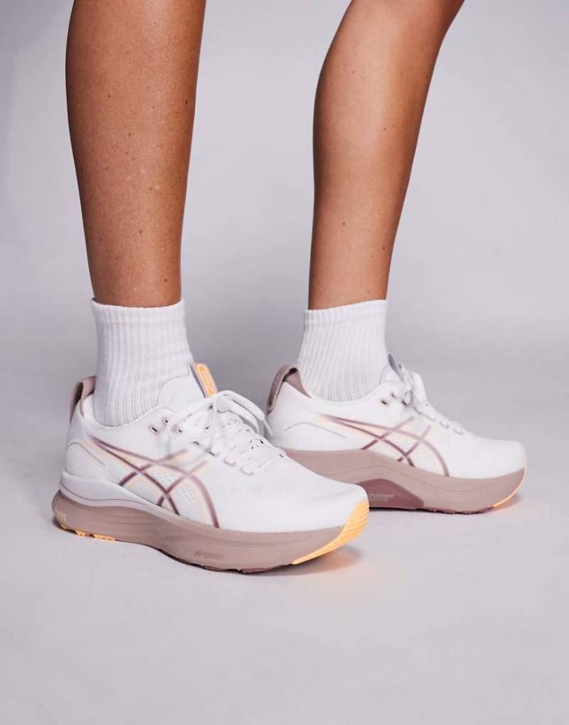 Asics - Gel-Kayano 32 - Lauf-Sneaker in Weiß und Orange von Asics