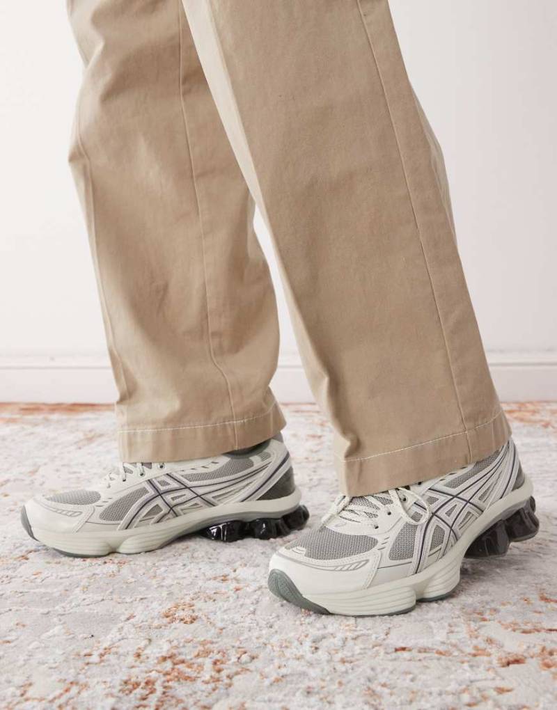 Asics - Gel-Kinetic Fluent - Sneaker in Seehundgrau und reinem Silber von Asics