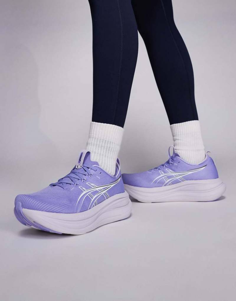 Asics - Gel-Nimbus 28 - Laufschuhe in Bluebell und Weiß-Blau von Asics