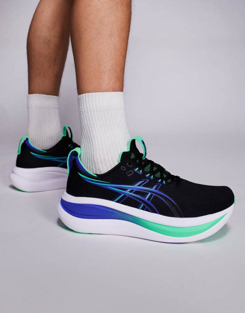 Asics - Gel-Nimbus 28 - Sneaker in Schwarz und Marineblau von Asics