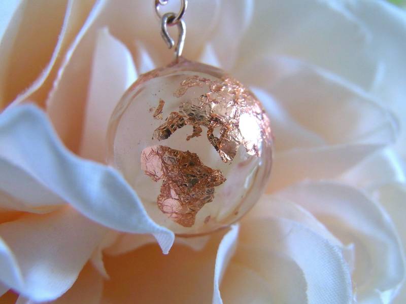 Rose Gold Blatt Harz Erde Globus Kugel Halskette Anhänger Schmuck Rose Gold Blatt Harz Erde Globus Kugel Halskette Anhänger Schmuck von AskasAtelier