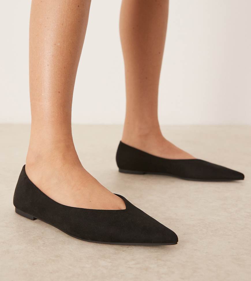 ASOS DESIGN Wide Fit - Ludo - Spitze Ballerinas aus Wildlederimitat in Schwarz von ASOS DESIGN Wide Fit