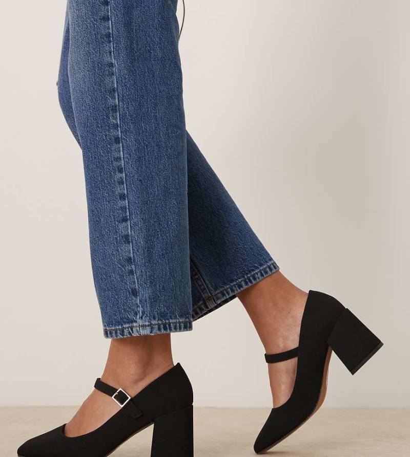 ASOS DESIGN Wide Fit - Selene - Mary-Jane-Schuhe in Schwarz mit mittelhohem Blockabsatz, weite Passform von ASOS DESIGN Wide Fit