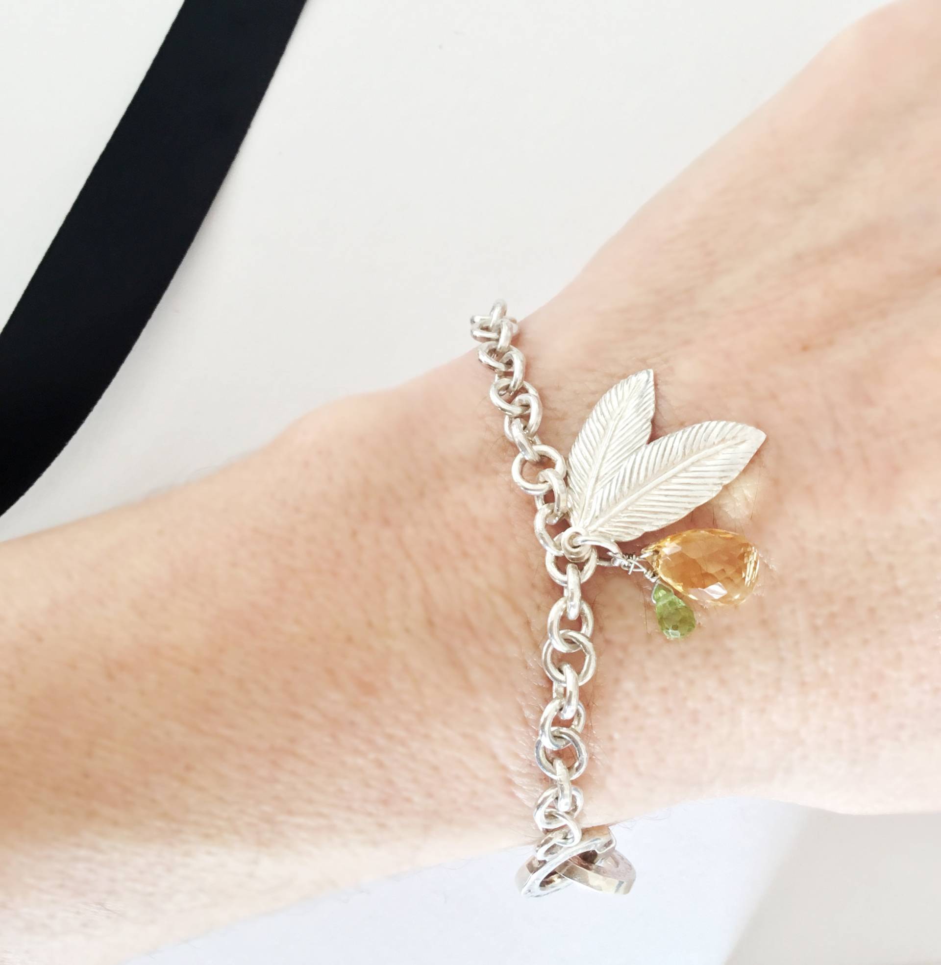 Citrin Peridot Sterling Silber Armband Blatt Charm Handmade Schmuck von AspasiaJewellery