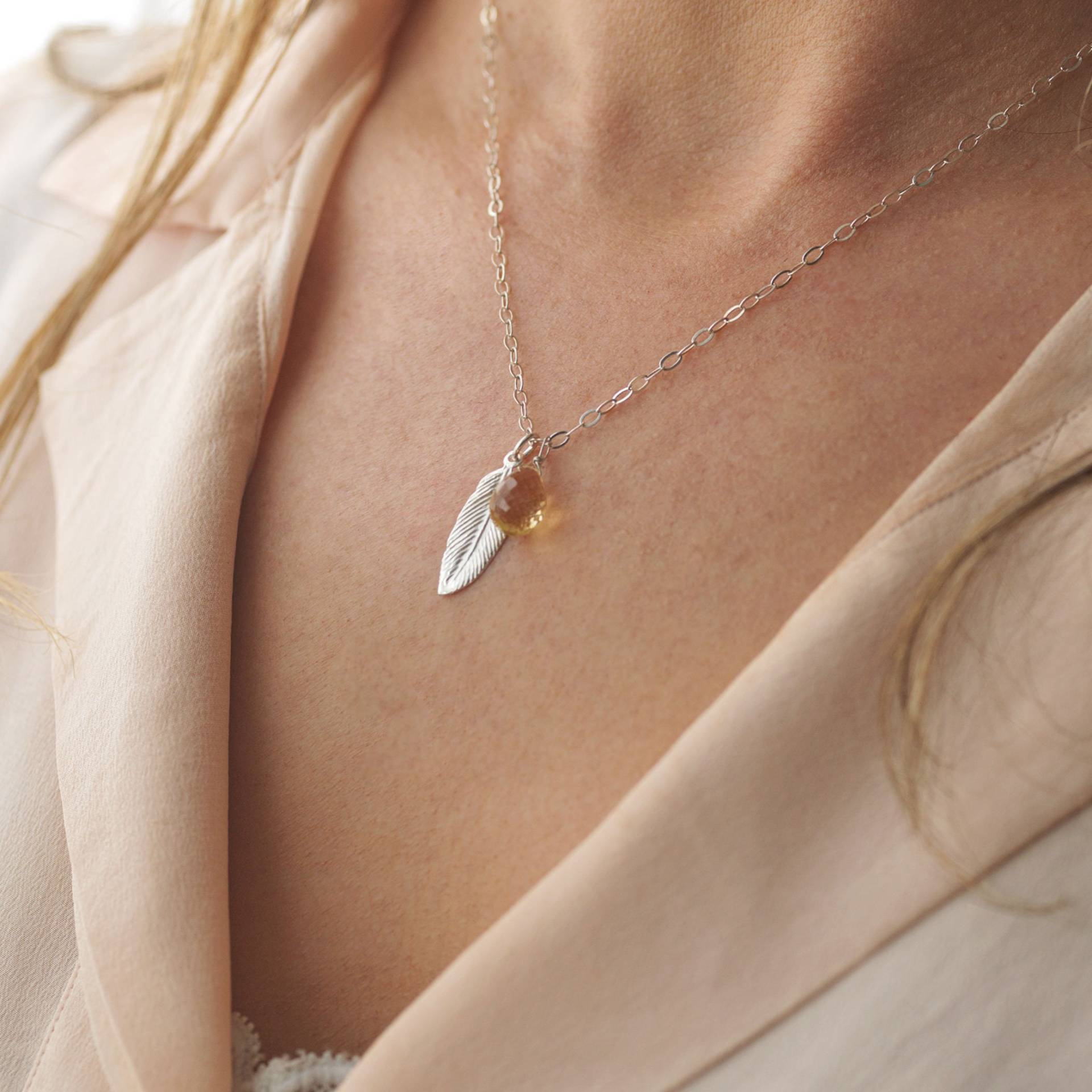 Handgefertigte Citrin Blatt Halskette Sterling Silber Schmuck Mit Geburtsstein von AspasiaJewellery
