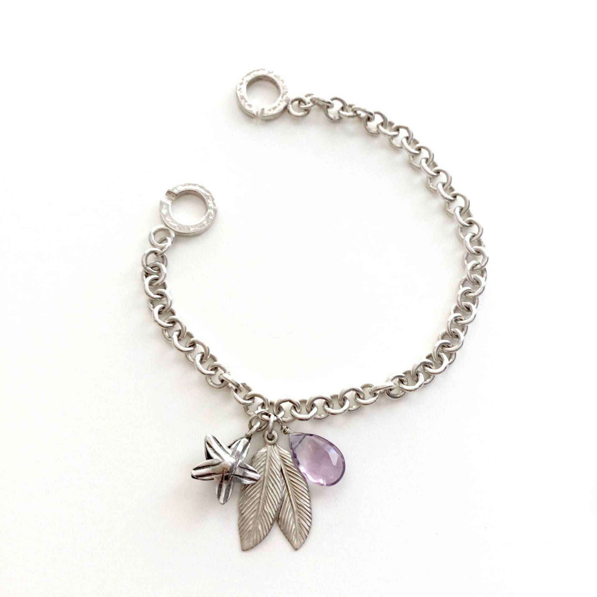 Handgemachtes Sterlingsilber Amethyst Bettelarmband Blatt, Seestern von AspasiaJewellery