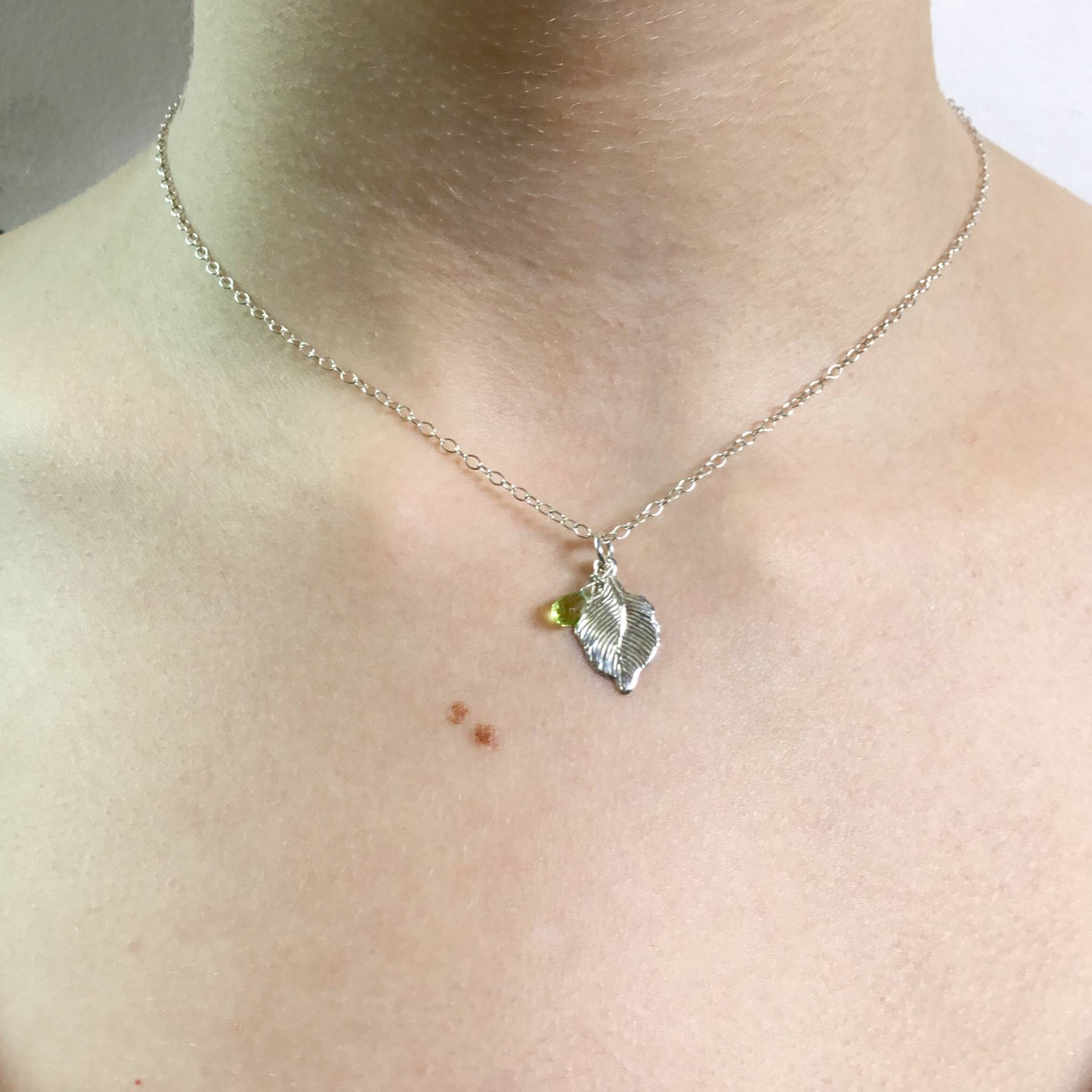 Peridot Blatt Halskette Edelstein Sterling Silber Schmuck Geschenk von AspasiaJewellery
