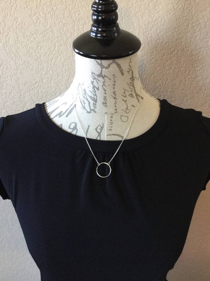 sterling Silber Karma Halskette - Zierliche Zarte Schmuck Einfache Kreis Gehämmert von AspenPurple