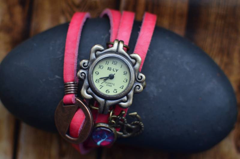 Damen Rosa Leder Uhr, Wickeluhr, Armbanduhr, Baum Des Lebens Charm Schmuck, Anker Mädchen Uhr von AspiralStudio
