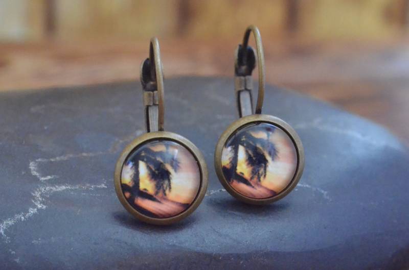 Desert Island Ohrring, Palme Baumeln Tropfen Sunset Beach, Bronze Lever Back Minimal Schmuck, Urlaub Schmuck von AspiralStudio