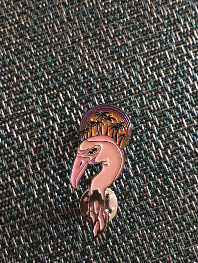 Tipper "Mitte Des Nirgendwos" 1, 75" Hatpin - Pin Mit Gratis Versand & Sendungsverfolgung von AspireHigherPA
