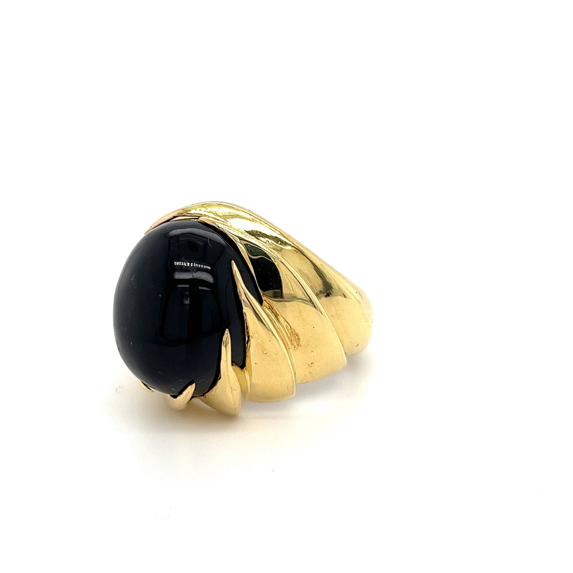 Cabochon Schliff Schwarzer Onyx Herrenring, Großer Herrenring Mit Gebogener Ringschiene, 18K Gelbgold Edelstein von AssayJewelers