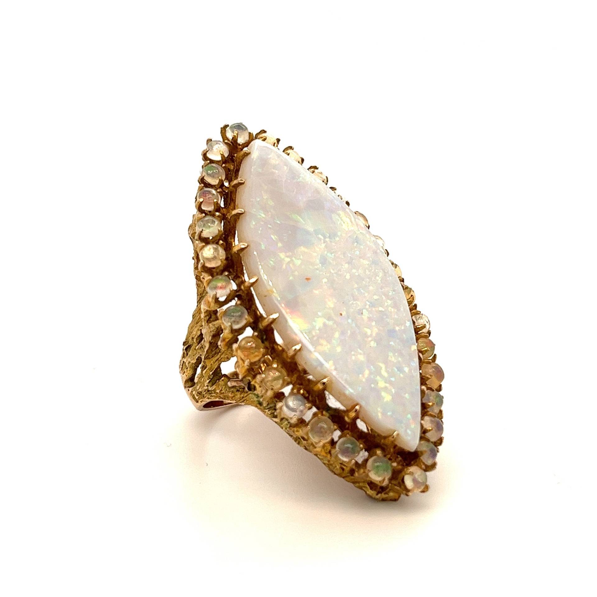 Vintage Weißer Opal Ring, 14K Gold Baum Stil Halo Ring von AssayJewelers